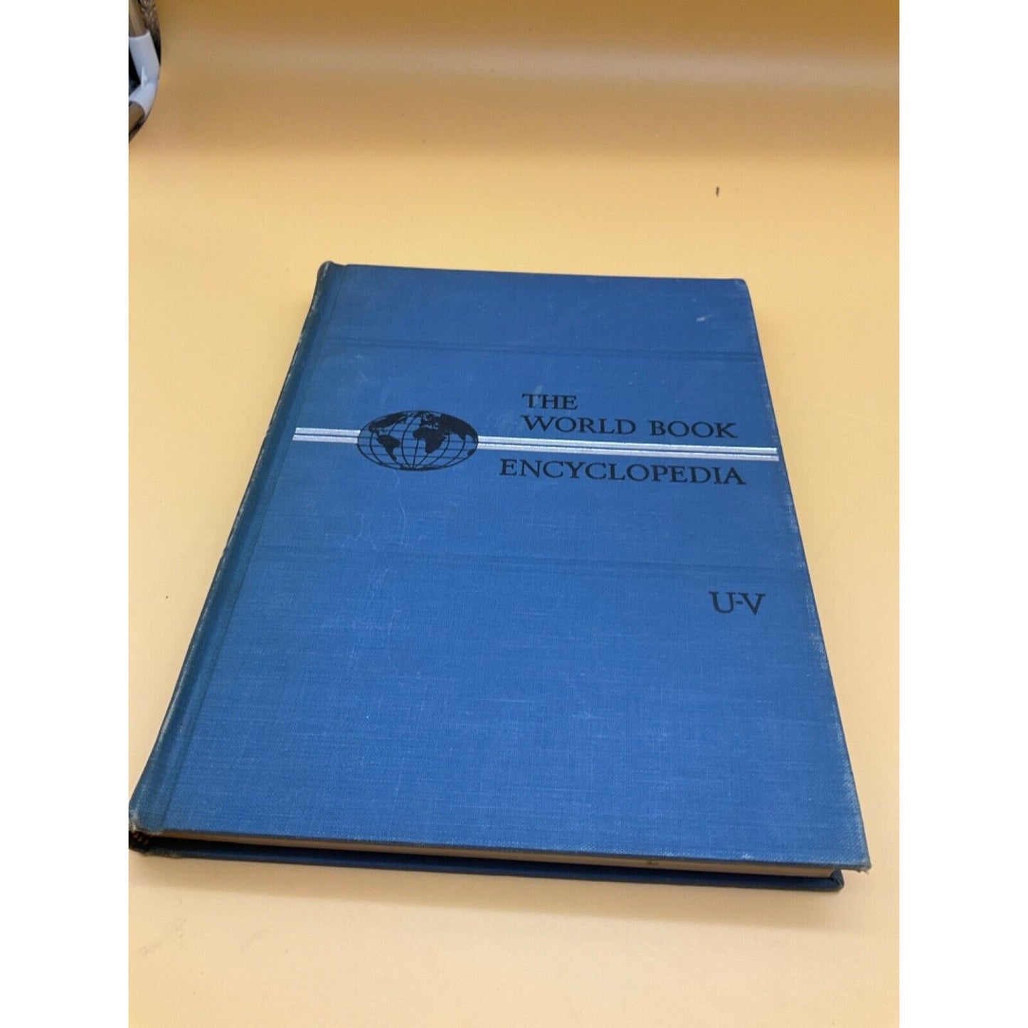 1961 World Book Encyclopedia Vol 18 "U-V", Vintage Hardcover, Field Enterprises