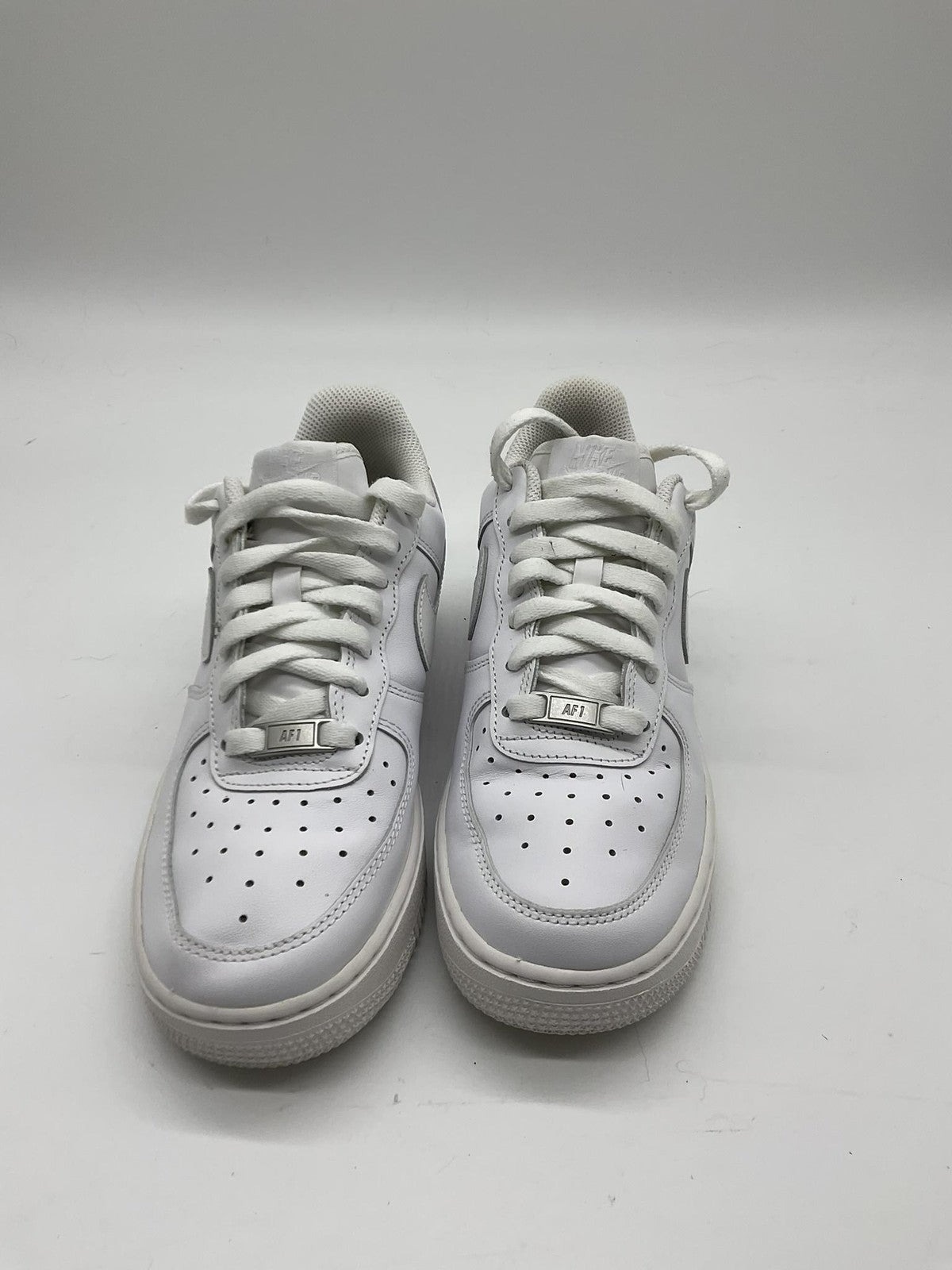 Nike Air Force 1 Shoes Womens Size 7.5 White Leather Low Top Sneakers DD8959-100