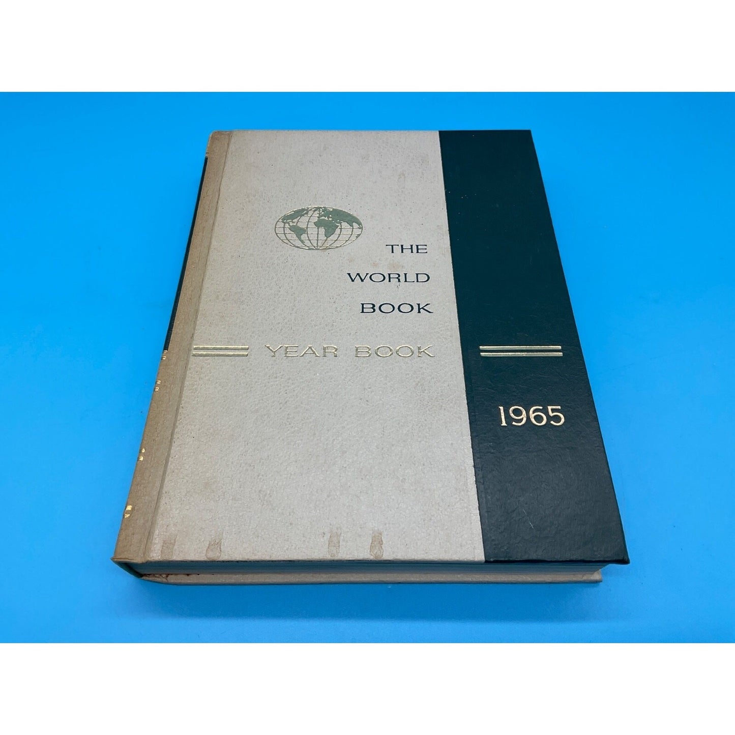 1965 The World Book Events of 1964 Year Book Annual Green White W Gold Embossing