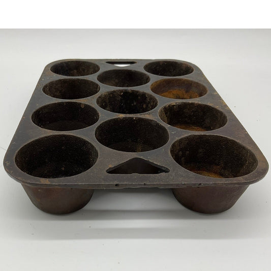 Vintage Cast Iron "Griswold Wagner Style" 11-Cup Popover Muffin Pan Made in USA
