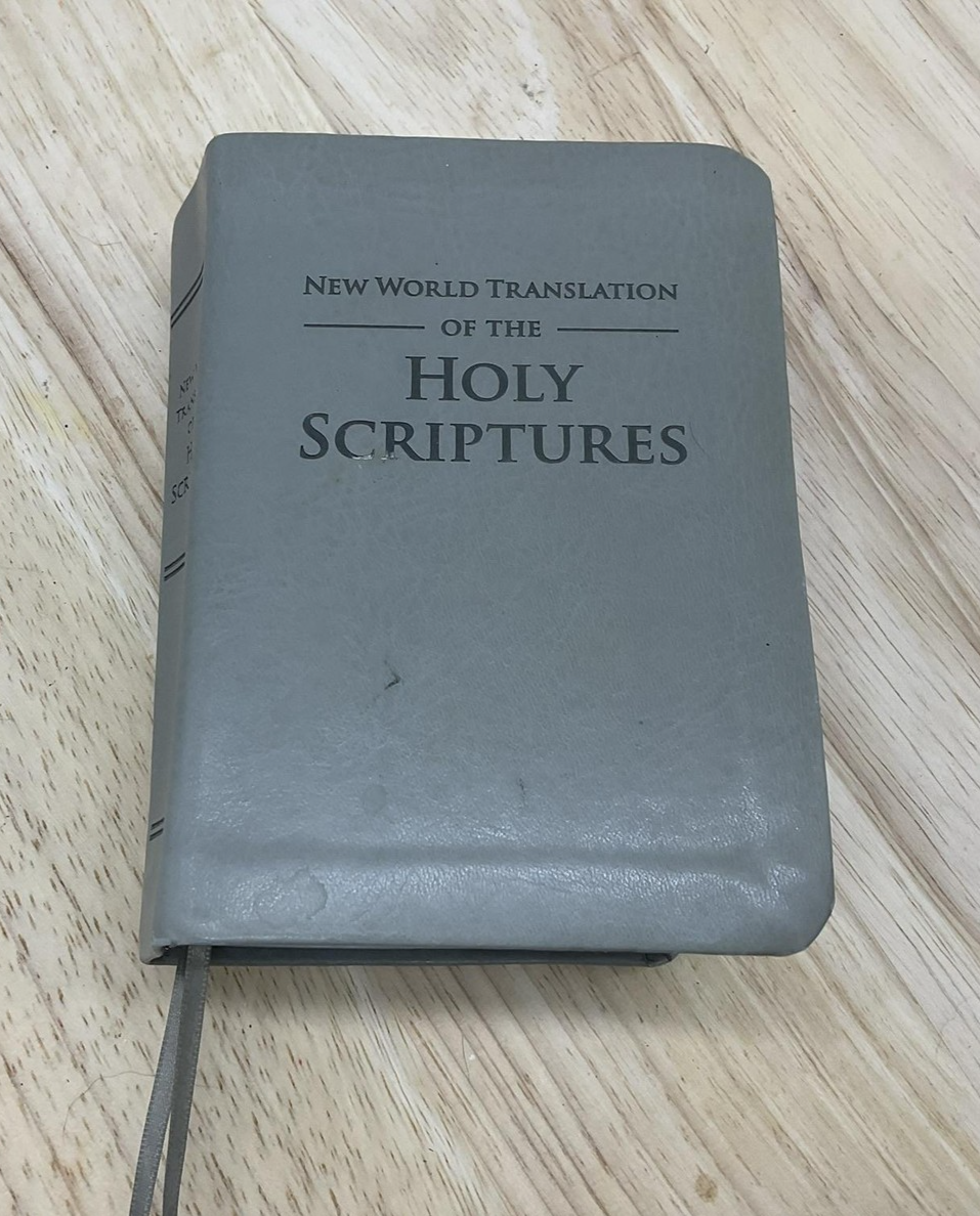 New World Translation of the Holy Scriptures Bible Softcover Jehovah's Witness