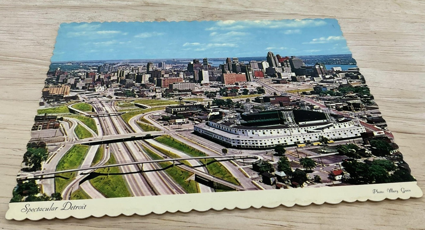 Vintage Spectacular Detroit Manhattan Post Card Linen Postcard 5.5x3.5 In