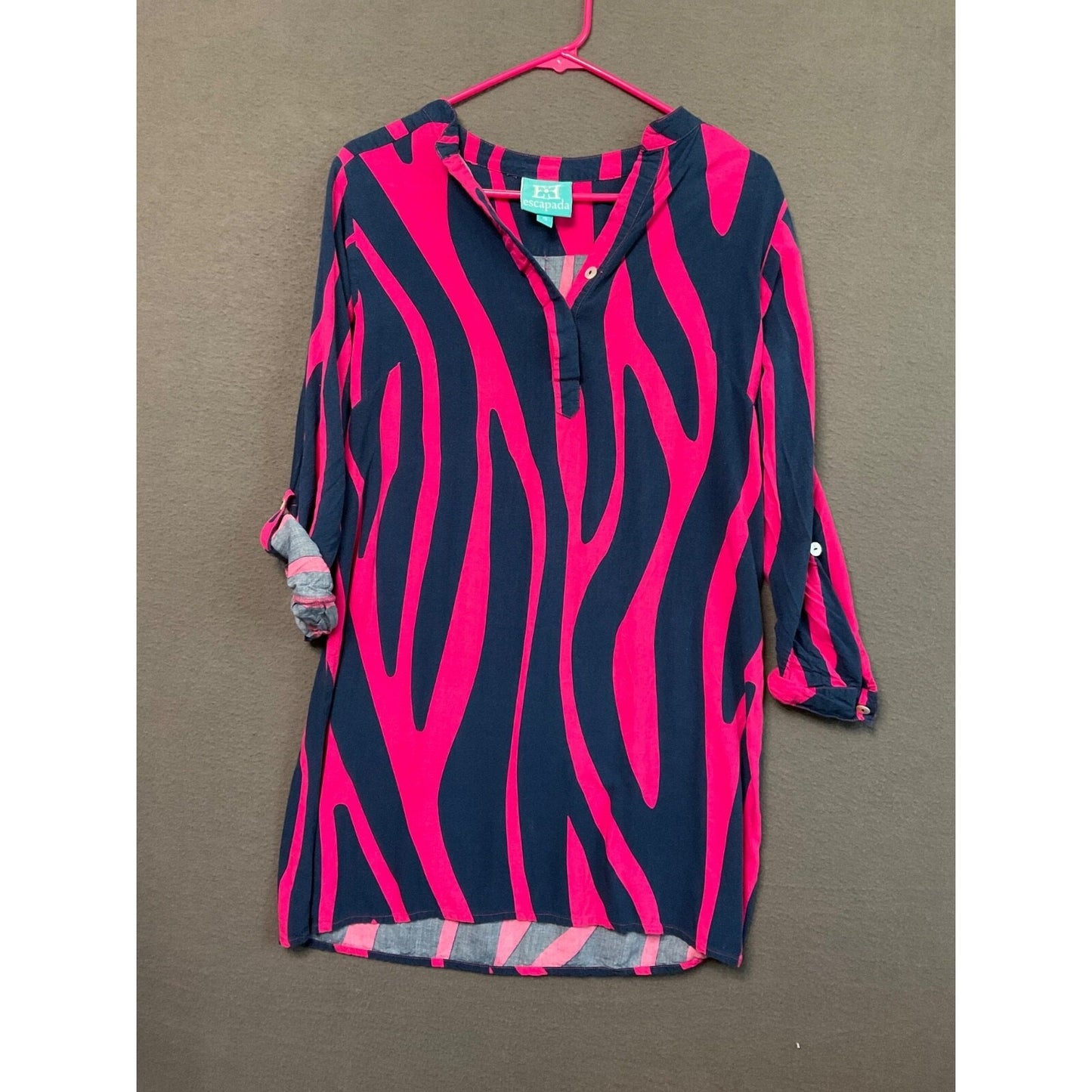 Escapada Animal Print Top Size S, 100% Rayon, Roll Tab Sleeves Artsy Tunic