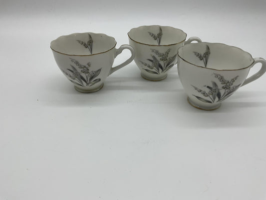 Vintage Unmarked White Porcelain Floral Tea Cups Set Of 3 Japan Kitchen Decor